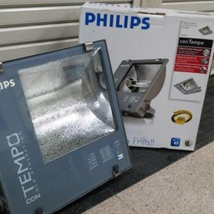KAP LAMPU SOROT METAL HALIDE